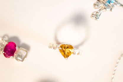 Ximena. Anillo con corazón de citrino