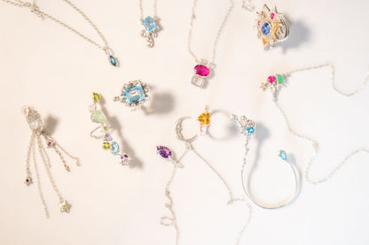 Celebración. Arete con gemas