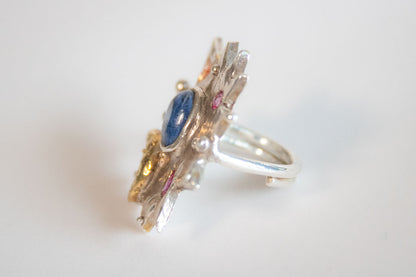 Estelar. Anillo de estrella con luna, cianita, rubí y citrino