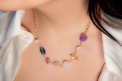 Armonía. Collar con prenhita, cuarzo rosa, cianita, amatista, aguamarina, citrino y ópalo