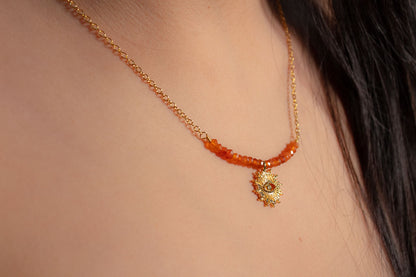 Resguardo. Collar con ágata cornalina y ojo malvado