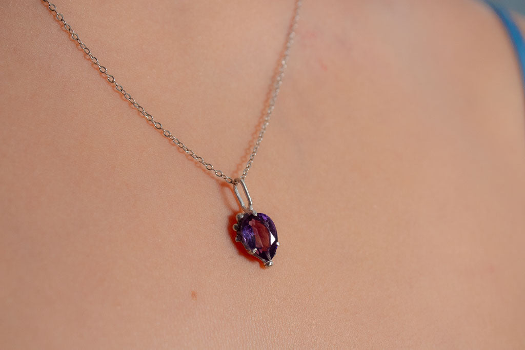 Elia. Collar con gema a elegir