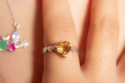 Ximena. Anillo con corazón de citrino