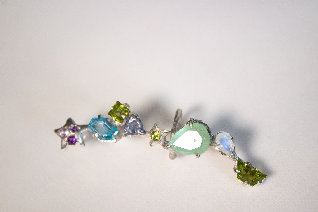 Celebración. Arete con gemas