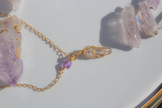 Fly. Necklace with amethyst and Swarovski butterflies