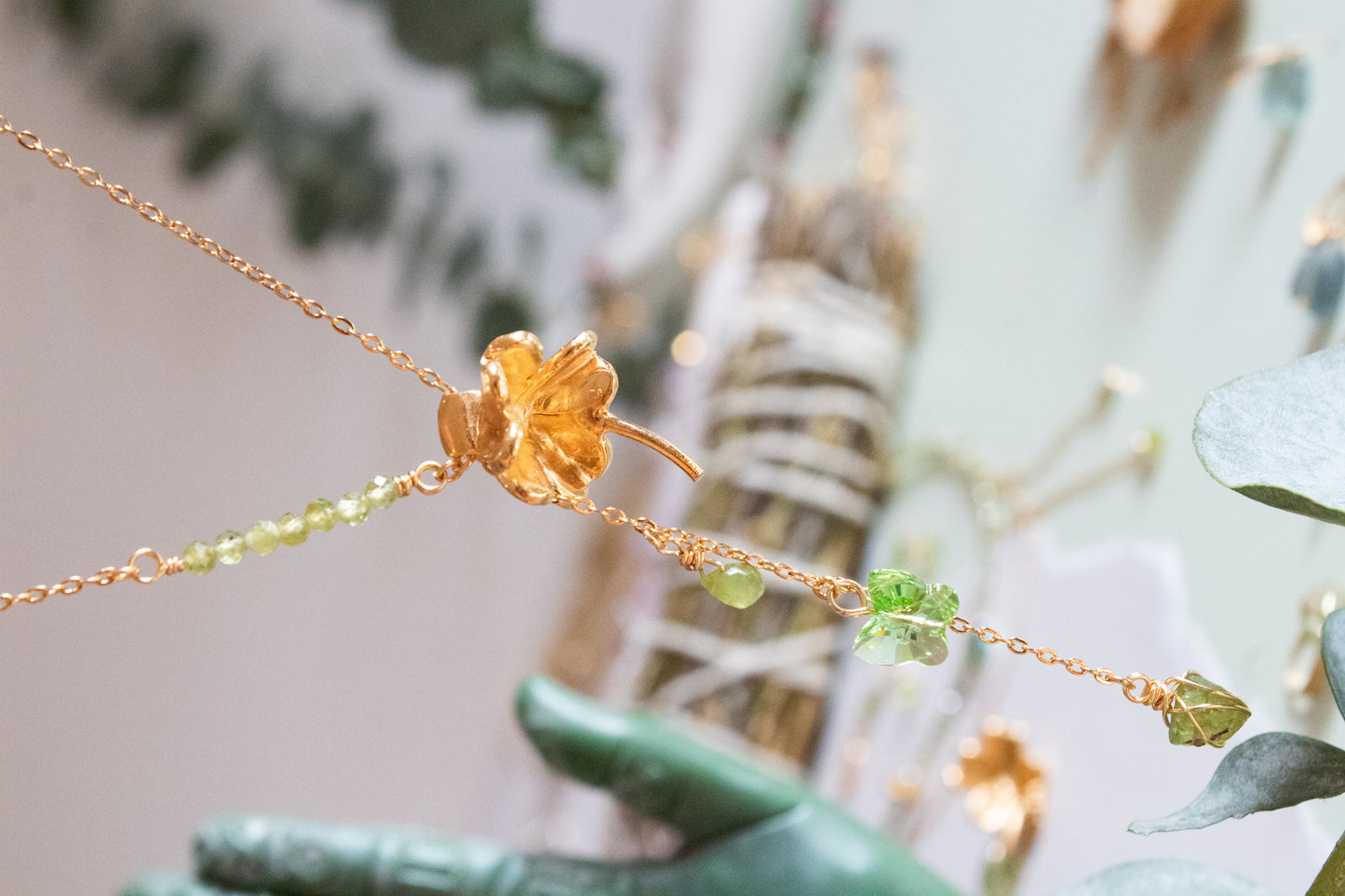 Fortuna. Necklace with peridot