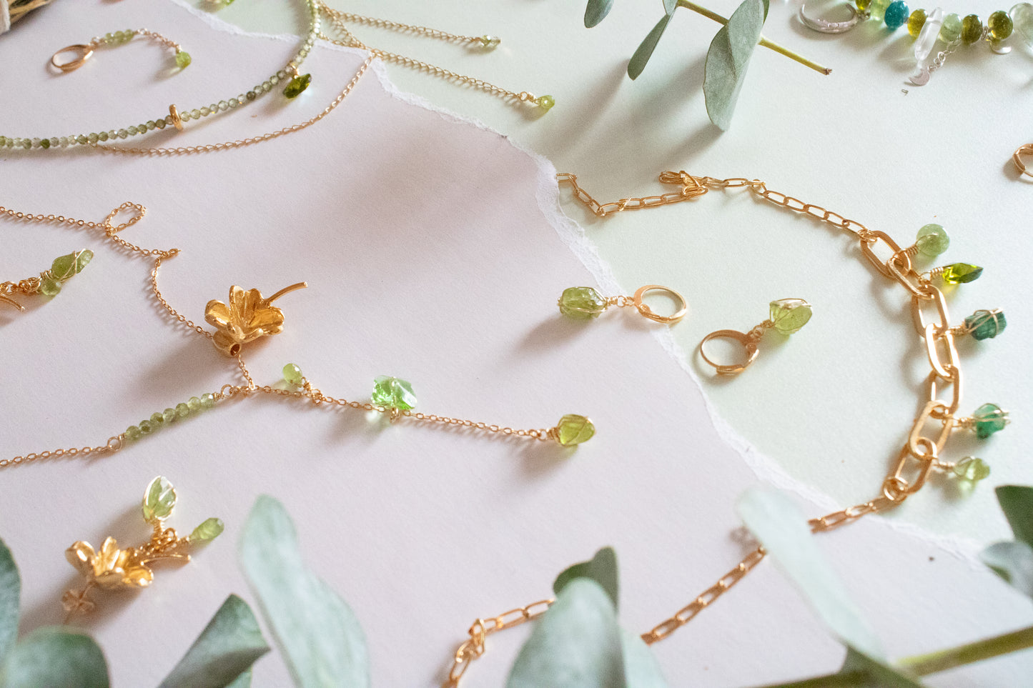 Fortuna. Necklace with peridot