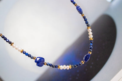 Oleaje. Collar con lapislázuli y perla
