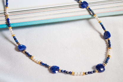 Oleaje. Collar con lapislázuli y perla