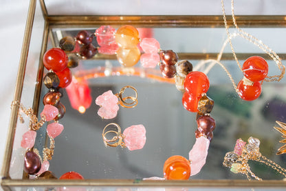 Encanto. Collar de cornalina, perla, cuarzo fresa y ojo de tigre