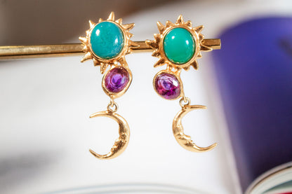 Alquimia. Aretes de sol y luna con calcedonia y amatista