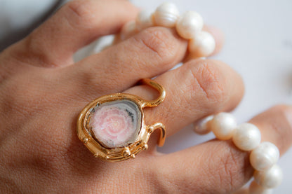 Raíz. Anillo con rodocrosita