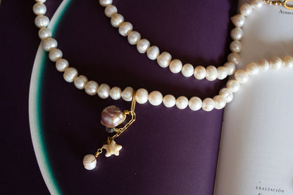 Coral. Collar con perlas