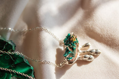 Emoción. Collar con dioptasa