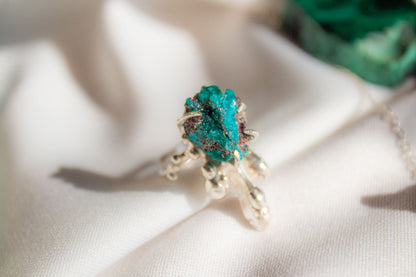 Emoción. Anillo con dioptasa