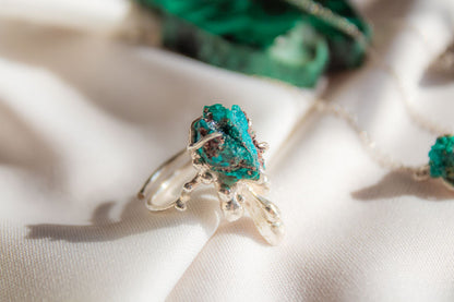 Emoción. Anillo con dioptasa