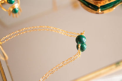 Transformación. Collar minimalista con esfera de malaquita