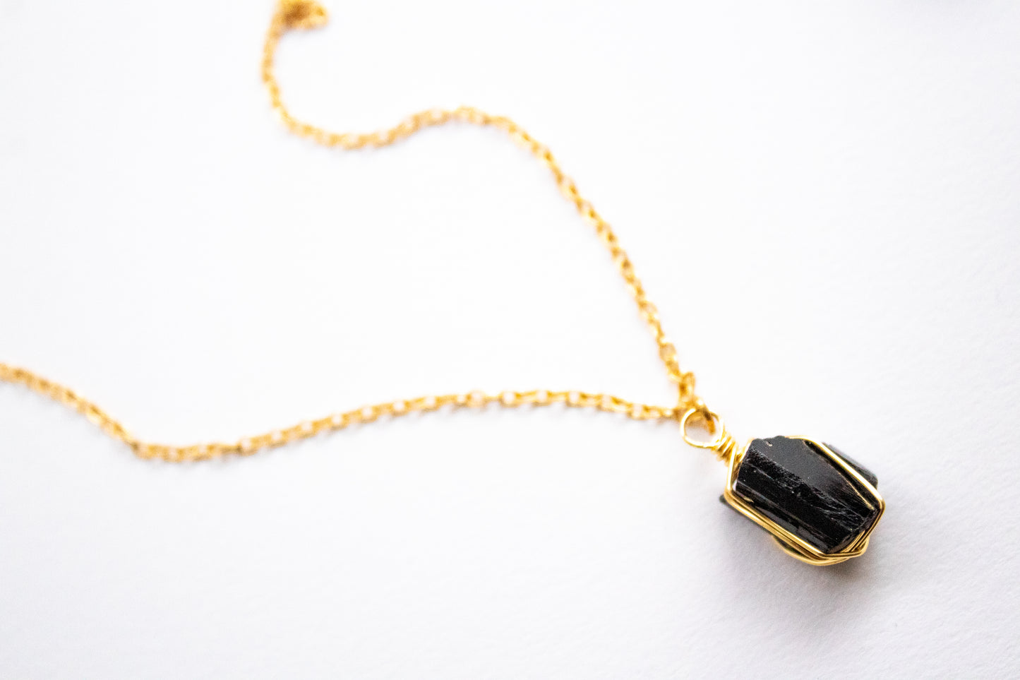 Canek. Minimalist necklace with black tourmaline