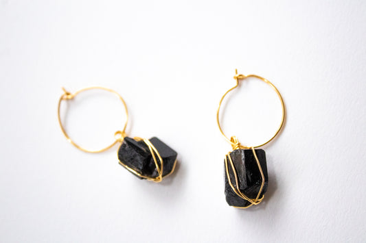 Canek. Minimalist earrings with black tourmaline