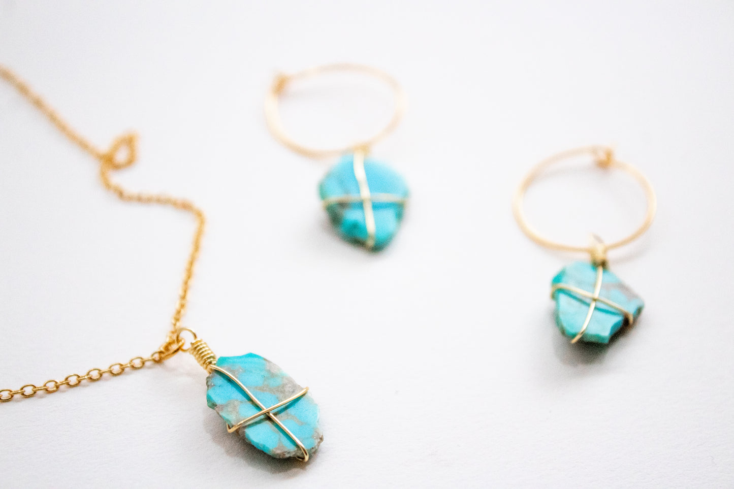 Ka'an. Minimalist necklace with turquoise