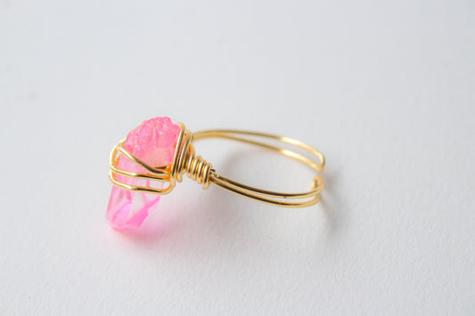 Aimi. Ring with pink aura quartz