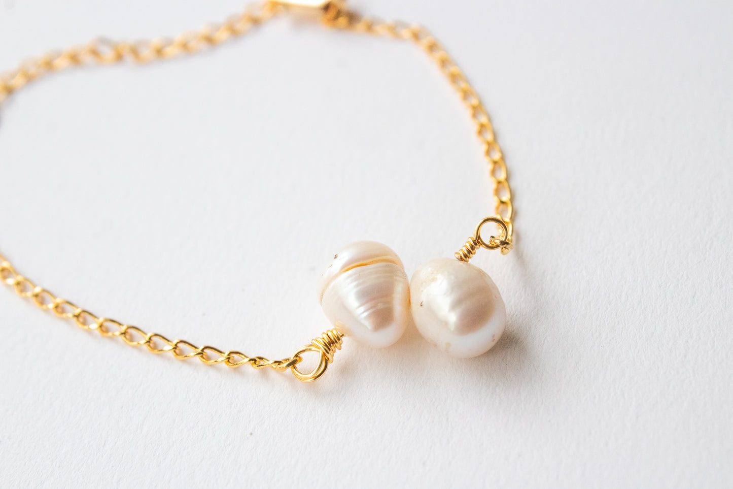 Veryal. Bracelet with white pearl