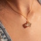 Bej. Collar minimalista con herkimer