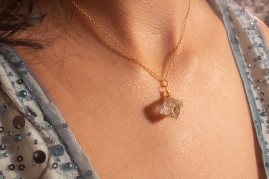 Bej. Minimalist necklace with herkimer