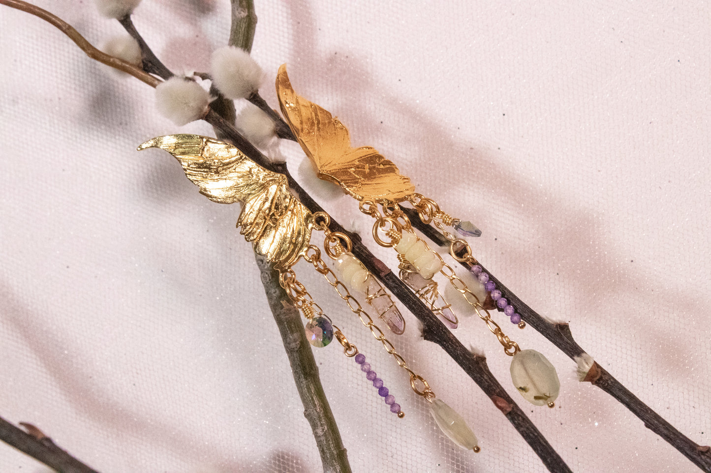 Amaité. Earrings with prehnite, zircons, amethyst, opal and Swarovski crystal