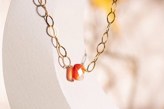 Akna. Chocker with carnelian agate