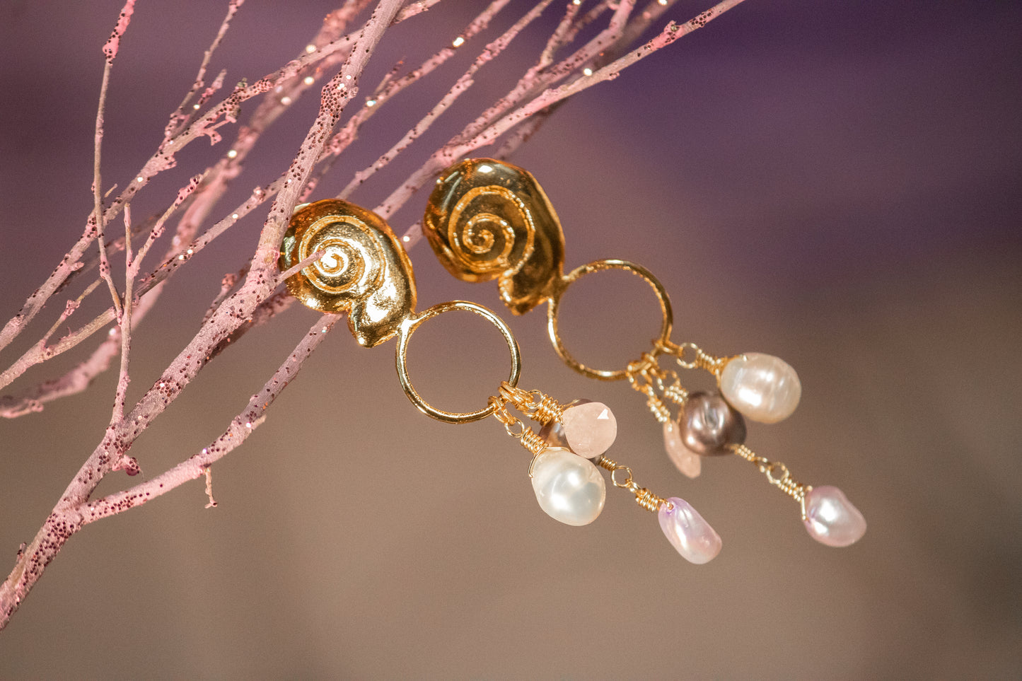 Ketzali. Earrings with pearls and rose quartz