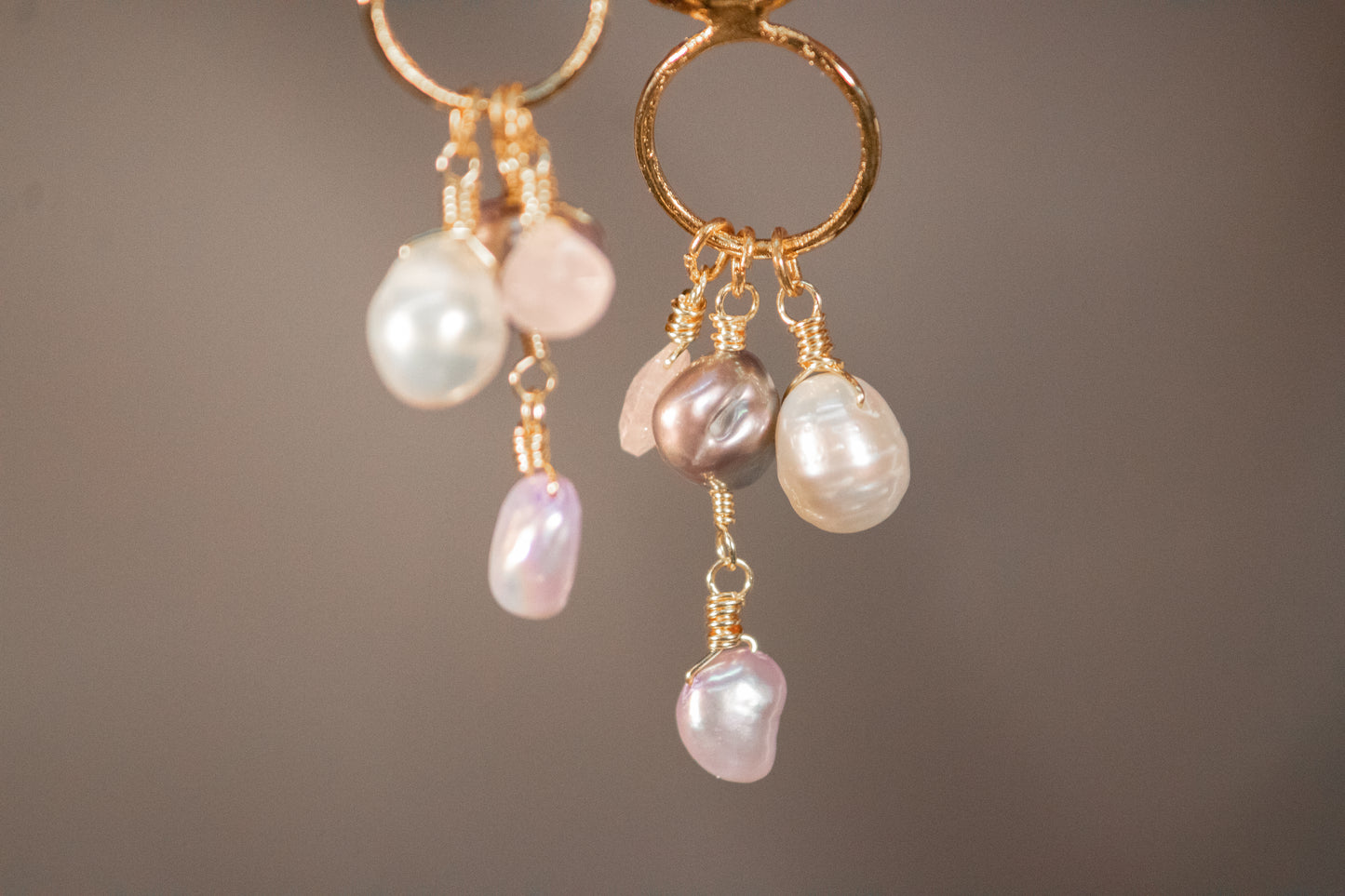 Ketzali. Earrings with pearls and rose quartz