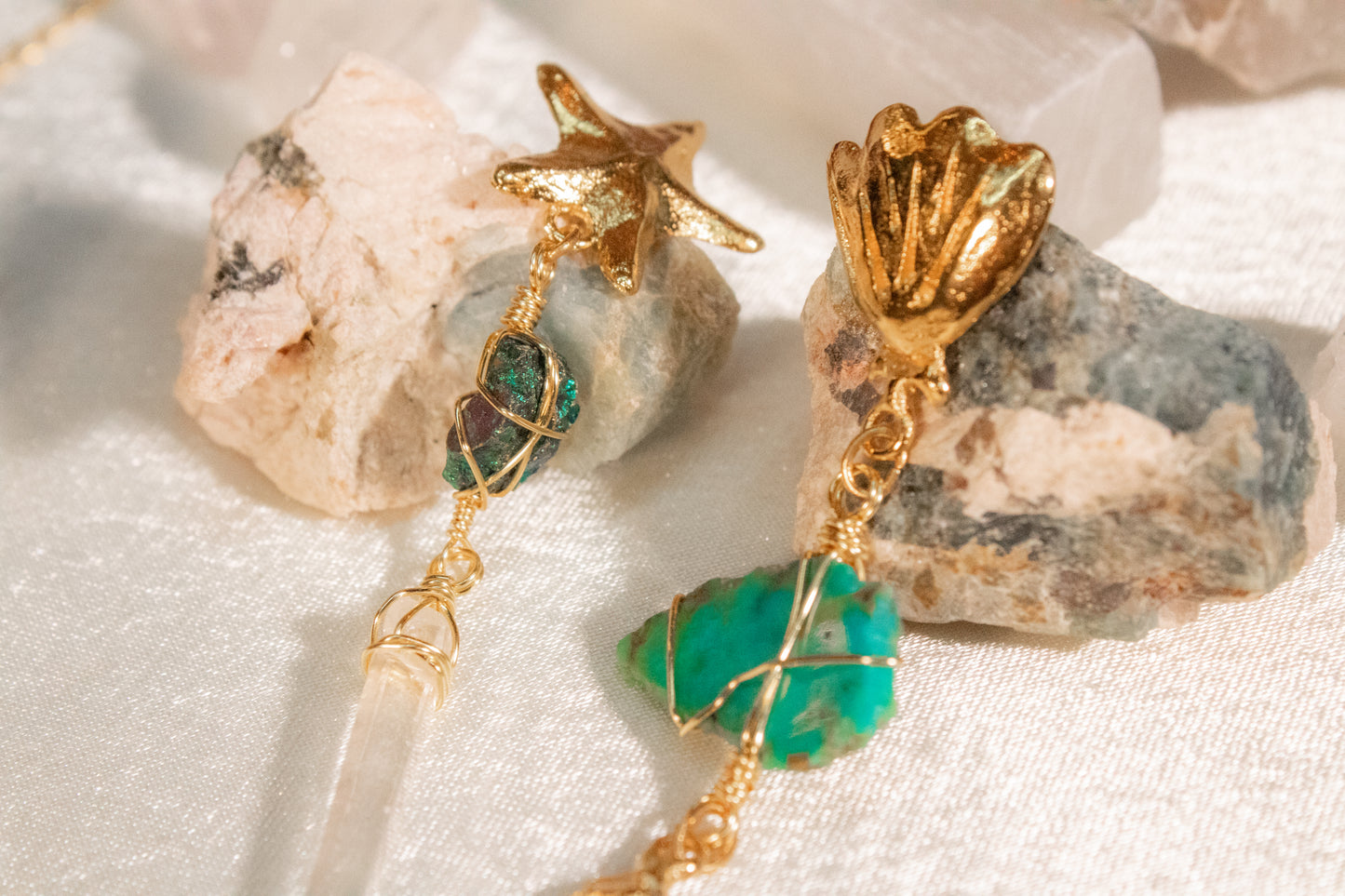 Axochitl. Earrings with turquoise, chalcopyrite and white quartz