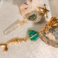 Axochitl. Aretes con turquesa, calcopirita y cuarzo blanco