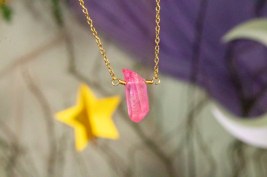 Aimi. Minimalist necklace with rose aura quartz