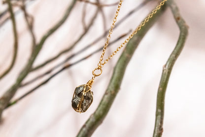 Kinich. Collar minimalista con pirita