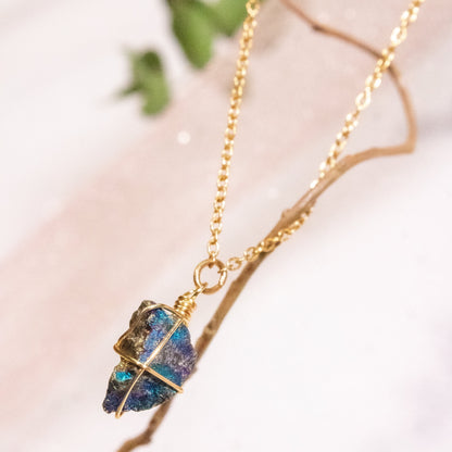 Anayansi. Collar minimalista con calcopirita