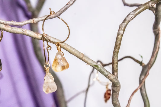 Ya'ab. Minimalist hoop earrings with citrine quartz