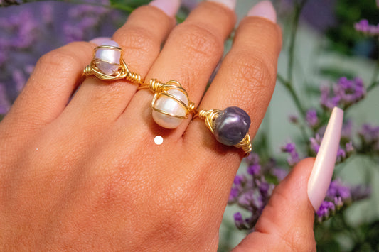 Muyal. Anillo con perla blanca