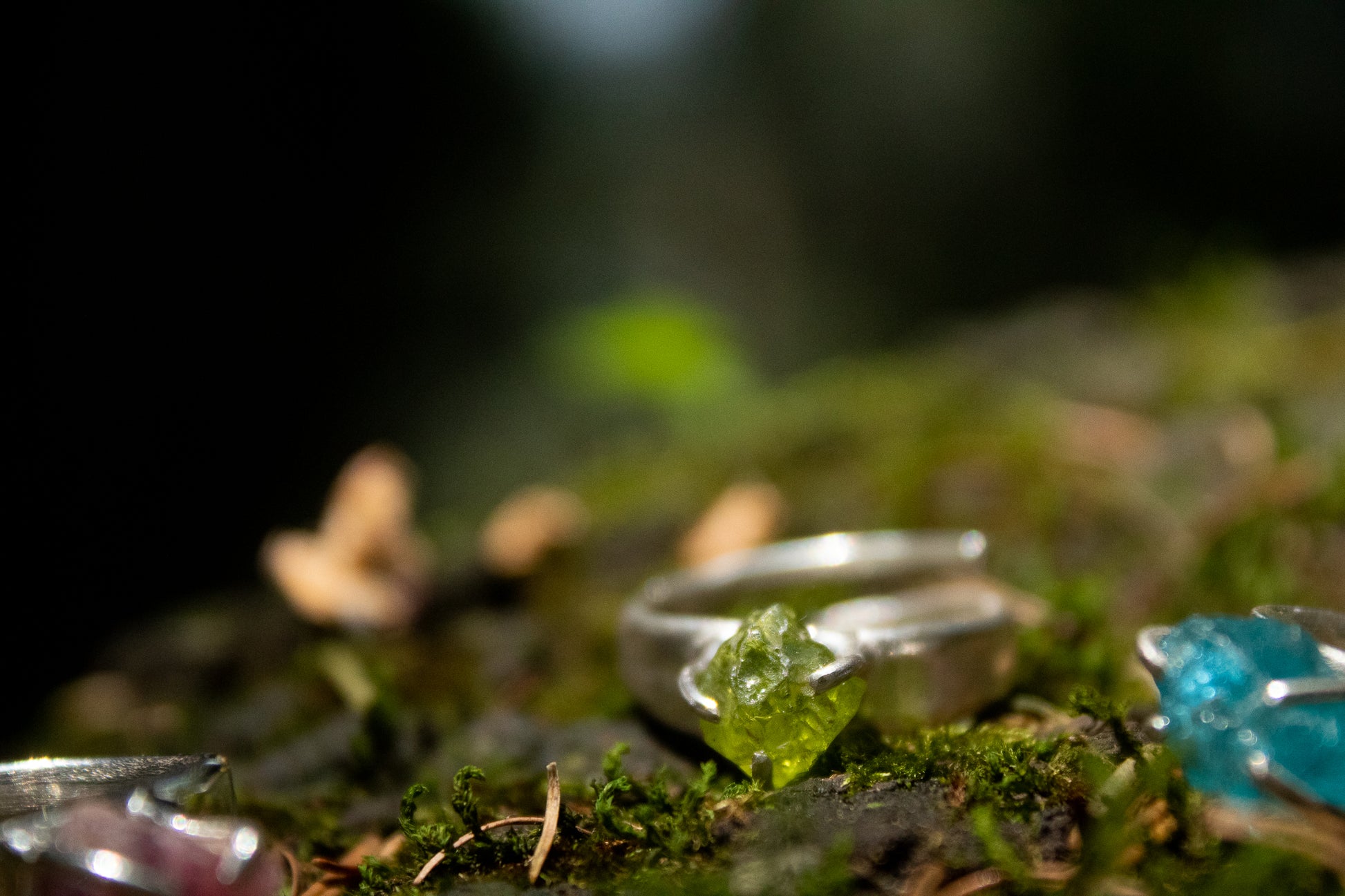 Anillo Este. Peridoto - Color Mineral