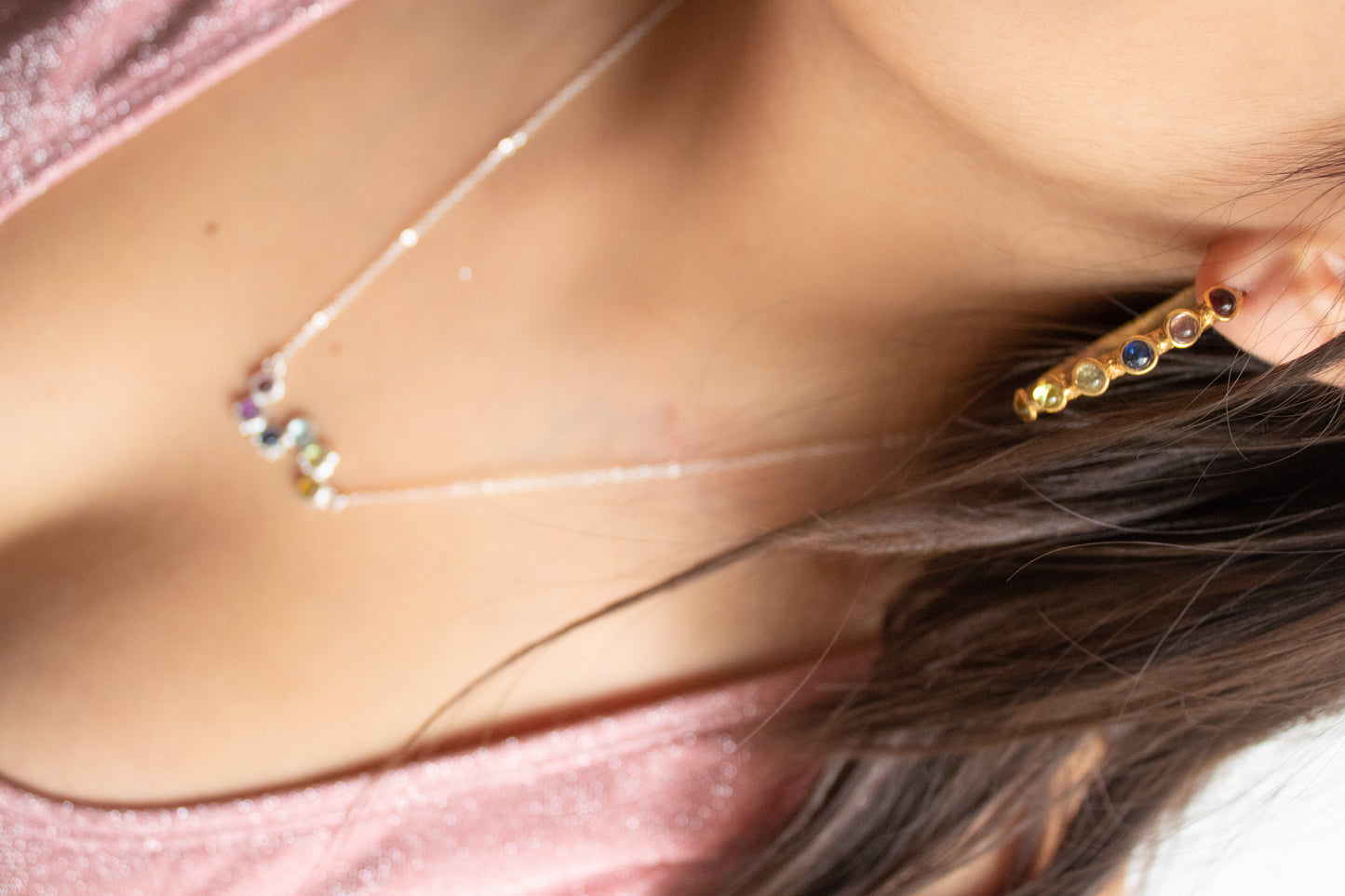 Carites. Hoop earrings with gems